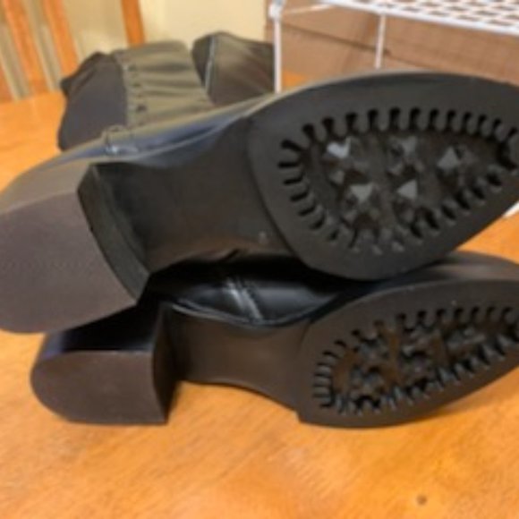 Over the knee boots with black star studs - Picture 12 of 15